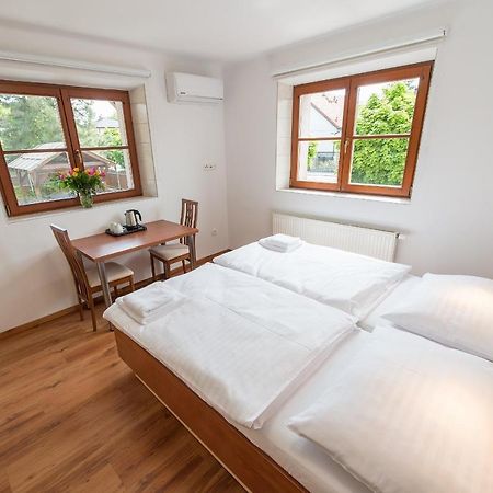 Penzion Leknin Třeboň Buitenkant foto
