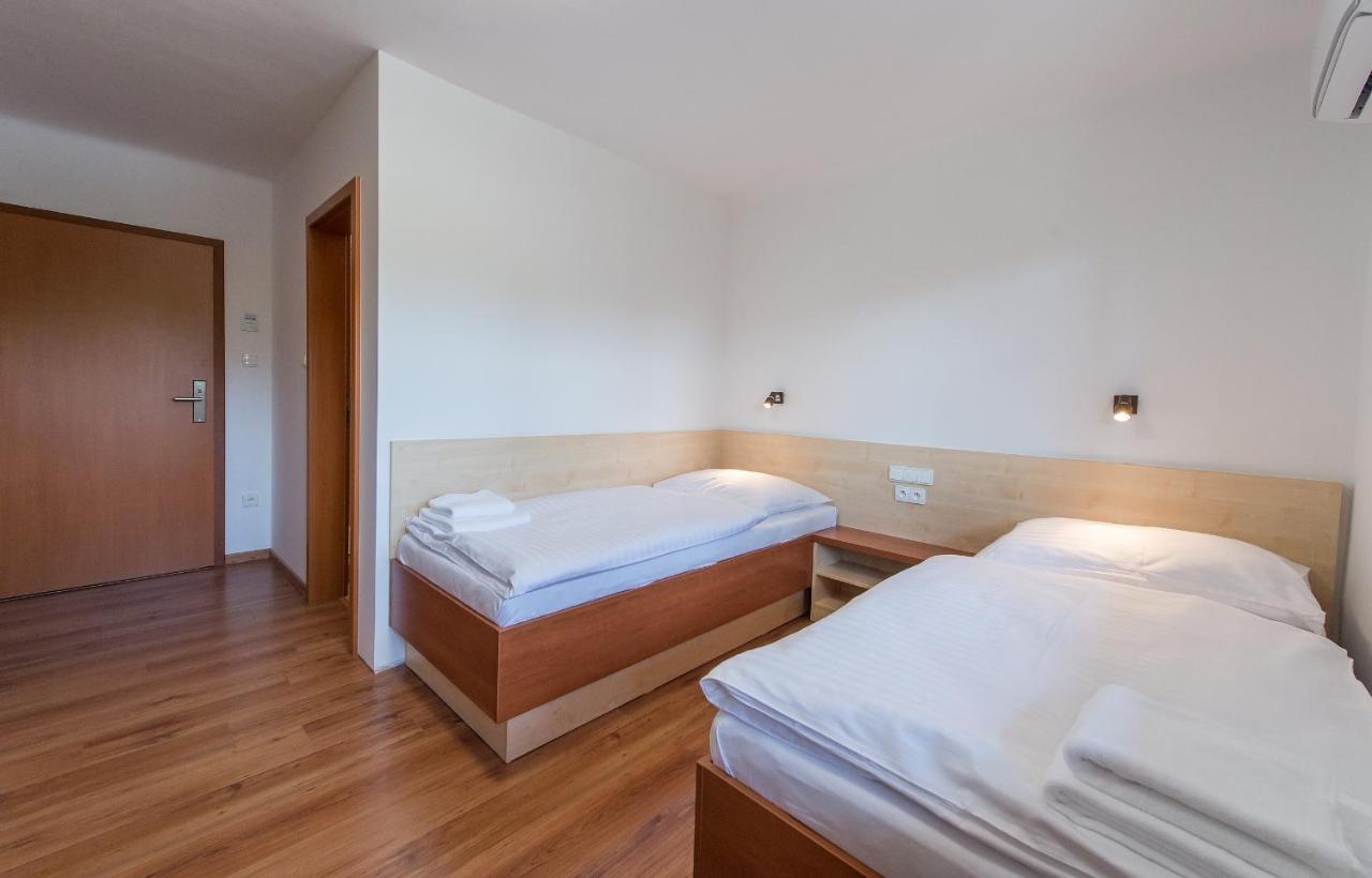 Penzion Leknin Třeboň Buitenkant foto