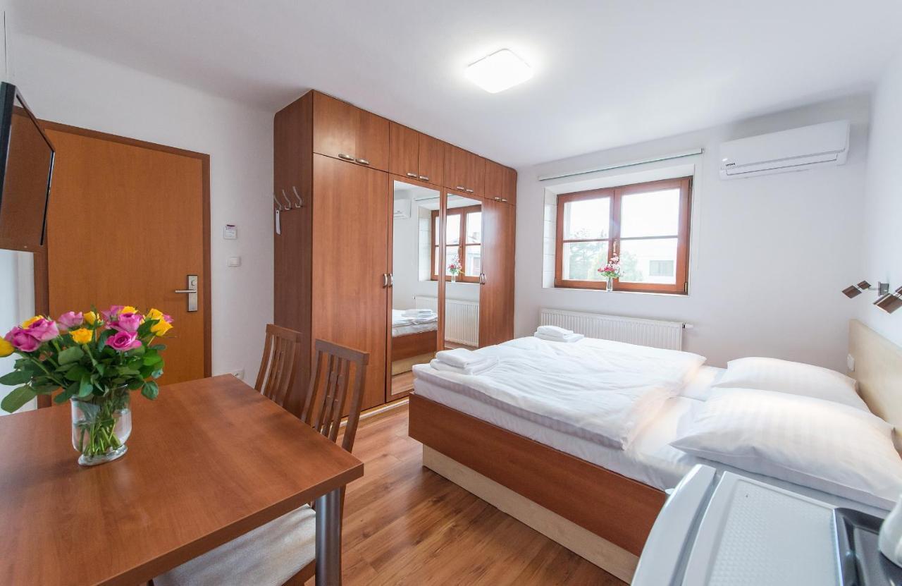 Penzion Leknin Třeboň Buitenkant foto