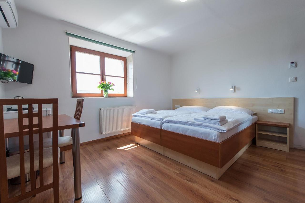 Penzion Leknin Třeboň Buitenkant foto