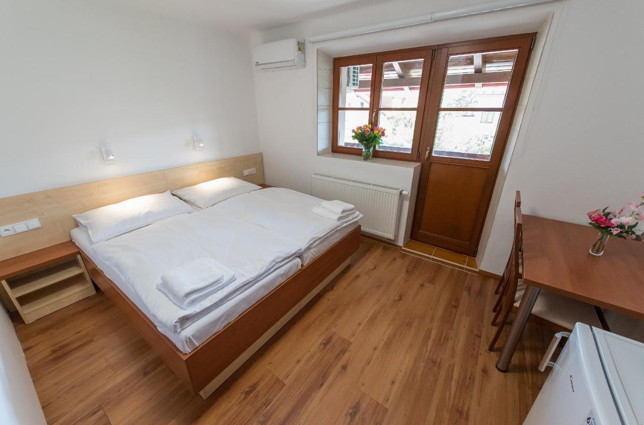 Penzion Leknin Třeboň Buitenkant foto