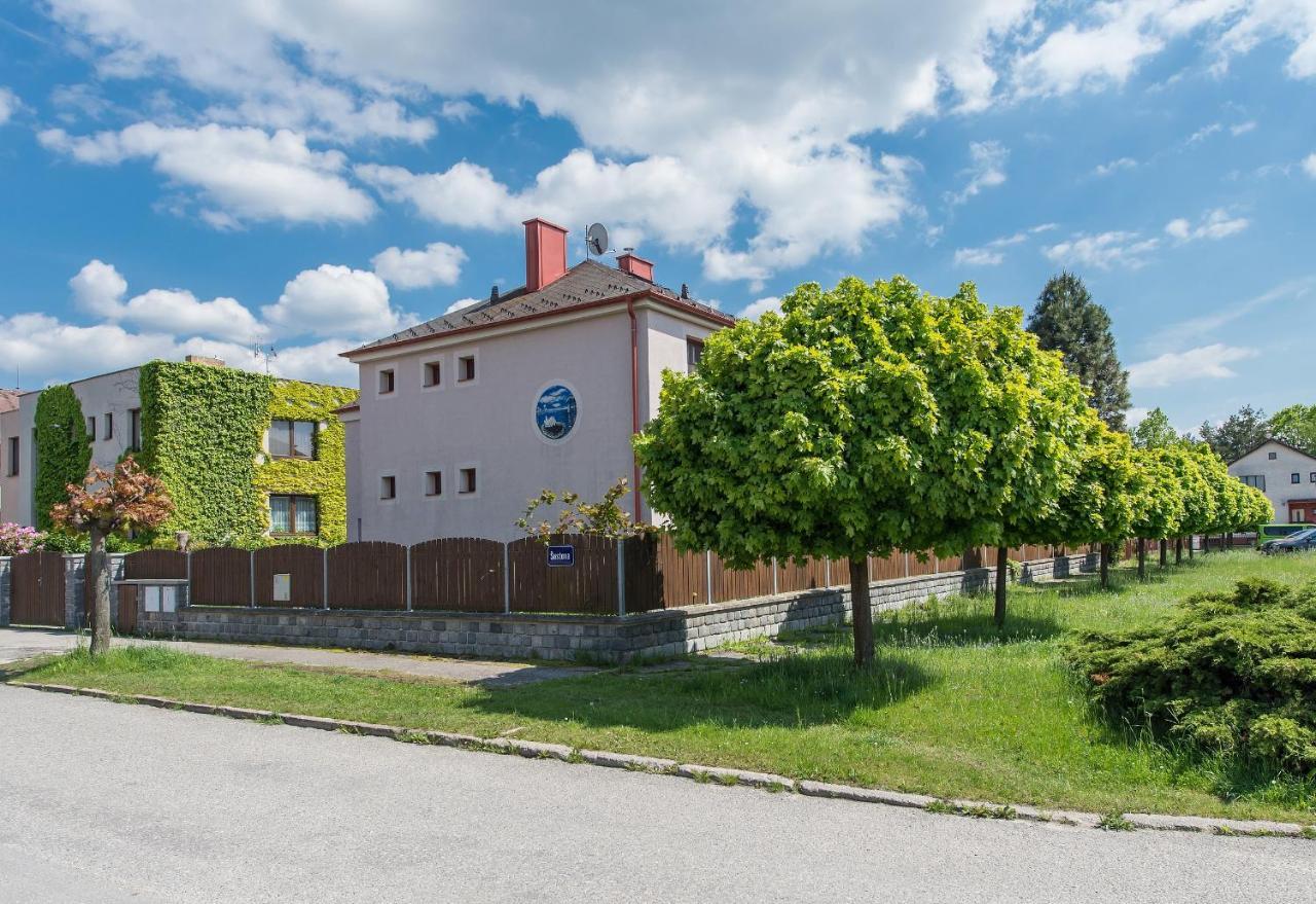 Penzion Leknin Třeboň Buitenkant foto